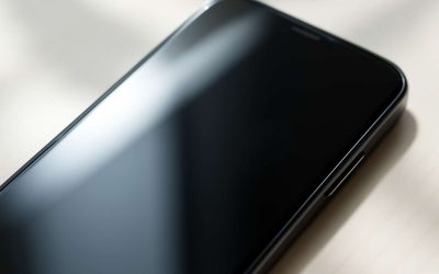 Experience ultimate screen protection: Durable and sleek tempered glass with oleophobic coating for smudge-free use